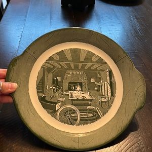 Green Colonial Homestead Handled Cake Plate
PREOWNED/USED
